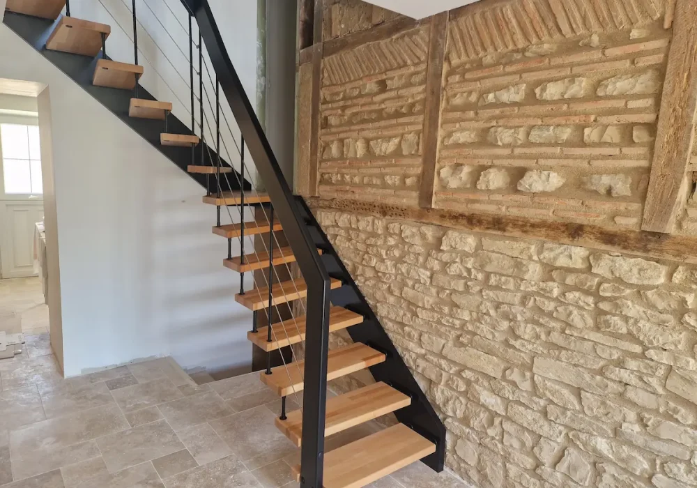Réalisation d'escaliers par l'entreprise LEVOUX Pascal, menuisier à Châteauroux